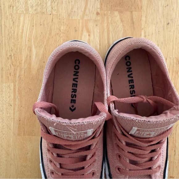 Pink Converse - Picture 3 of 7